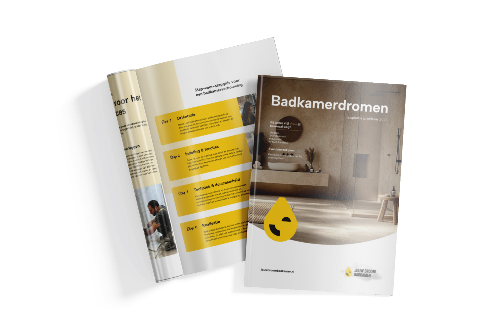 Luxe badkamer met wit vrijstaand bad, wandcloset, lichte wandtegels en zwarte kraan